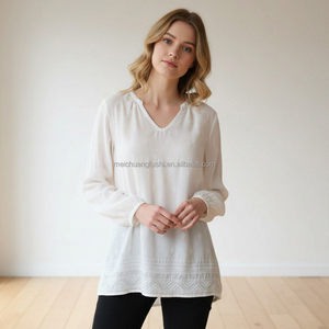 Chemise en soie brodée personnalisée de style bohème pour femmes, haut décontracté pour femmes - Product Image 1