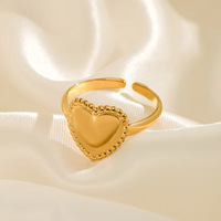 Cincin Bentuk Hati Bahan Stainless Steel Gaya Eropa dan Amerika, Trendi dan Serbaguna dengan Ukuran yang Dapat Disesuaikan, Lapisan Emas 18K