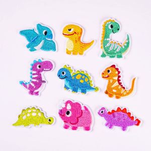 Patchs brodés mignons à thermocoller/autocollants dinosaures pour la décoration de sacs, vêtements et chapeaux - Product Image 1