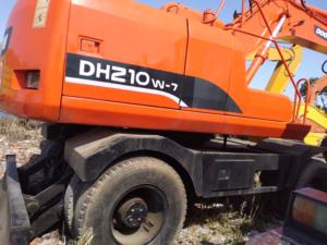 Precio bajo Excavadora Doosan usada 210W-7 excavadora de ruedas de segunda mano en condiciones de trabajo - Product Image 2
