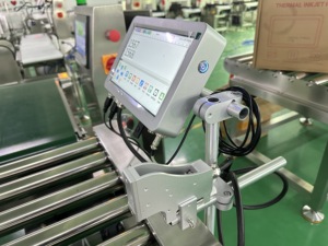 جهاز فحص الوزن الديناميكي CQ-XP500، موازين وزن إلكترونية مع طابعة نافثة للحبر ونظام رفض بالبكرات - Product Image 6