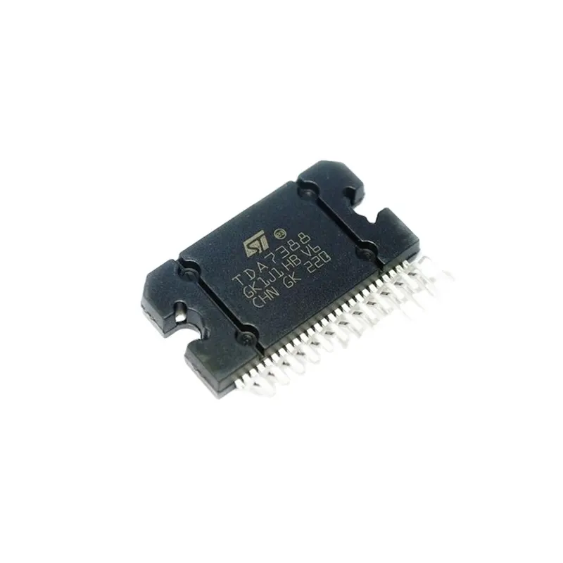 Un amplificatore di potenza ZIP di classe TDA7388 A 4 canali (Quad) del circuito integrato
