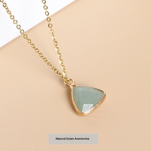 Collar de Cadena de Eslabones de Acero Inoxidable para Mujer con Colgante Triangular Facetado de Cristal de Amatista, Diseño Moderno de Corazones y <span class=keywords><strong>Amor</strong></span> - Product Image 3
