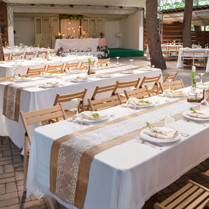 <span class=keywords><strong>Chemin</strong></span> <span class=keywords><strong>de</strong></span> <span class=keywords><strong>table</strong></span> vintage en toile <span class=keywords><strong>de</strong></span> jute brodée à fleurs, écologique et réutilisable pour les mariages champêtres, les fêtes et la décoration intérieure - Product Image 6