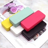 Étui à lunettes de soleil rectangulaire de luxe personnalisé avec logo d'usine, en cuir avec laminage mat, faible MOQ, impression gratuite, prix bas