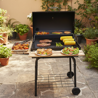 Barbecue à charbon de bois moderne en fer forgé pour extérieur avec cheminée, robuste, portable, fumoir, tables latérales en bois, roues, pour les grillades en famille