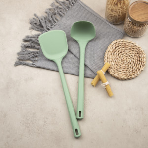 ชุดอุปกรณ์ครัวซิลิโคนเกรดอาหาร 2 ชิ้น สีเขียว เป็นมิตรกับสิ่งแวดล้อม ดีไซน์ตรง ช้อนและตะหลิวสำหรับทำซุป - Product Image 4
