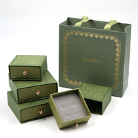 Boîte à bijoux de luxe, boîte à tiroir, boucle dorée, motif de logo en relief, boîte en carton pour bagues, boucles d'oreilles, collier, cadeau