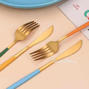 4-Piece Portuguese PVD lớp phủ matt đánh bóng thép không gỉ thiết lập dao kéo màu xử lý Vàng Flatware với hộp quà tặng - Product Image 3