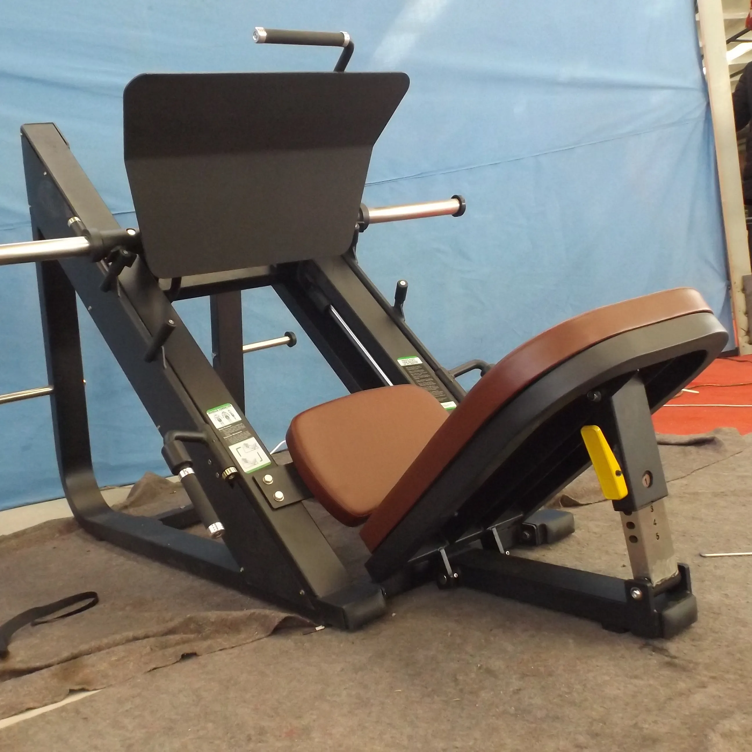 Kommerzieller Inverted Pedal Machine Trainer 45 Grad Squat Leg Unterschenkel Trainer Squat Machine