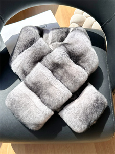 Gola de Pele de Coelho Rex Cor Chinchila, Acessório para Casaco Feminino, Gola de Pele de Coelho Rex, Capuz e Punhos de Pele Macios e Quentes - Product Image 1