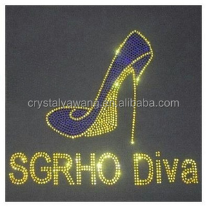 Transfer in Strass SGRHO Diva Fatti a Mano dalla Fabbrica YAWANG per Magliette Personalizzate, Motivo in Cristallo 'They NOT LIKE US' Sigma Gamma Rho - Product Image 2