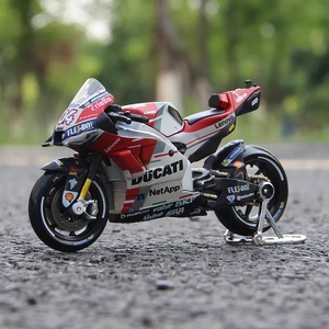 Maisto 2018 Ducati NO.4 GP Race Car-Dovicioso 1:18 <strong>Diecast</strong> <strong>Motorcycle</strong> Simulation Alloy <strong>Motorcycle</strong> <strong>Model</strong>