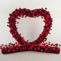 Arche de fleurs artificielles en soie rouge en forme de cœur pour scène, pelouse extérieure ou vitrine, idéale pour la Saint-Valentin ou un mariage