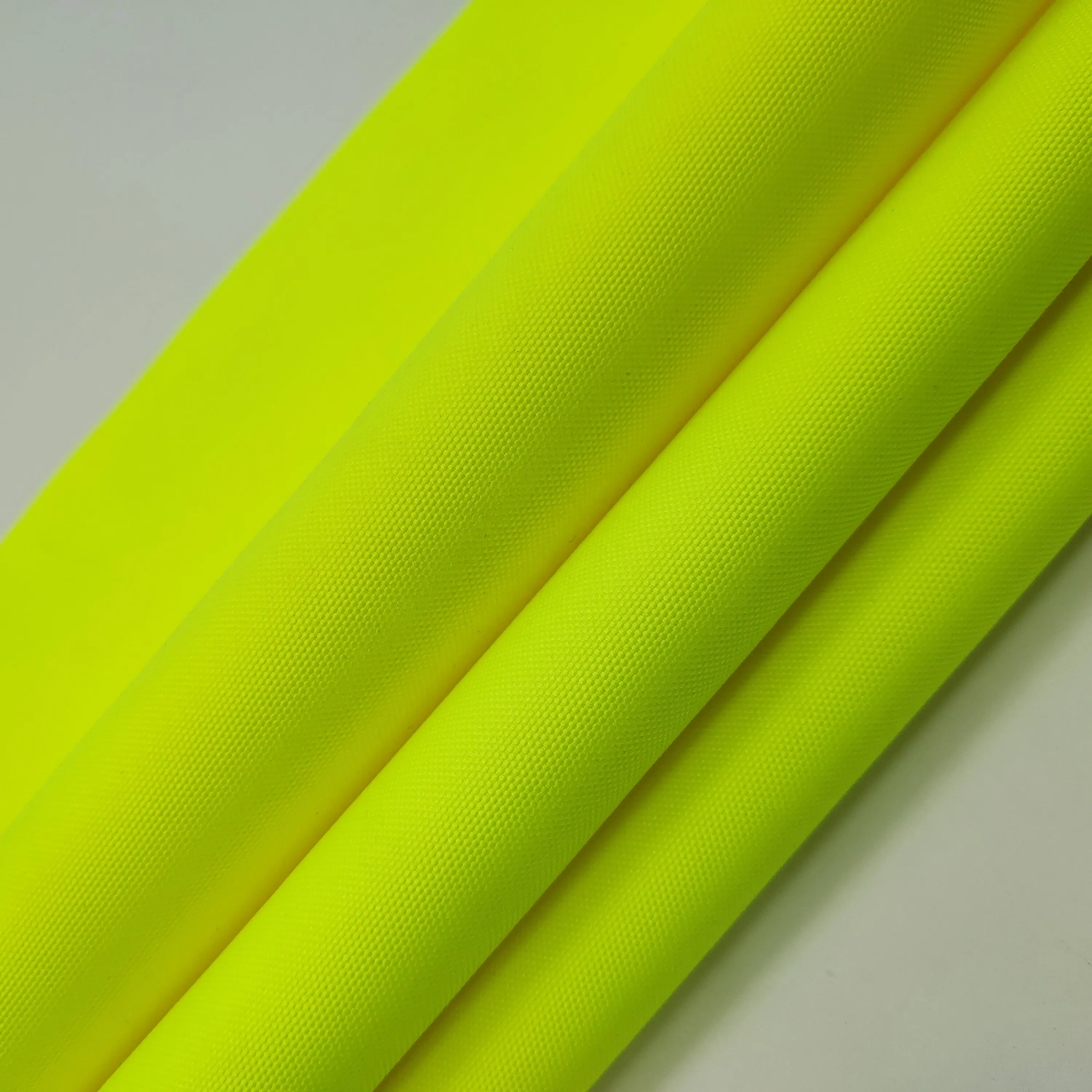 Großhandel Made 420d fluor zierende reflektierende Oxford Stoff fluor zierend grün für Sicherheits anzug mit Pu beschichtet