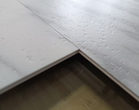 Grauer Stein-Design Marmor Robuster Klick-Vinylboden 5mm 6mm SPC Hybrid-Vinylplanken für Projekte