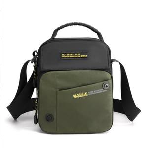 Petit sac à bandoulière carré décontracté pour hommes avec motif à carreaux en cuir - Product Image 6