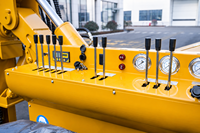 Machine de pose de pieux solaires automatique hydraulique avec positionnement GPS RTK pour la pose de pieux dans les grandes fermes solaires