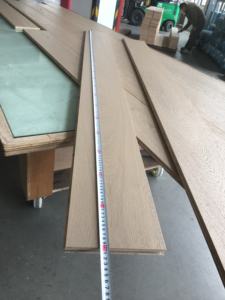 <span class=keywords><strong>Planche</strong></span> large de 19 mm d'épaisseur, <span class=keywords><strong>gris</strong></span> chaud, brossé moyen avec revêtement UV, aspect moderne et chaleureux avec accents naturels, excellent rapport qualité-prix - Product Image 6