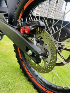 มอเตอร์ไซค์วิบาก Accmotor Sur Ron Style 11kw 120กม./ชม. สำหรับผู้ใหญ่ ระบบกันน้ำ IP67 ความเร็วสูง ExtremeWheel Ele - Product Image 6