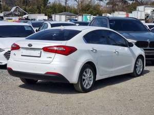 Toit ouvrant 2015 BLANC Marque coréenne Voiture d'occasion K3 Berline compacte Diesel Clé intelligente Navigation Caméra Régulateur de vitesse - Product Image 2