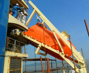 16 ถึง 90 คน เอฟ.อาร์.พี. เรือชูชีพแบบตกปลอมลงอัตโนมัติชนิดปิดมิดชิด - Product Image 4