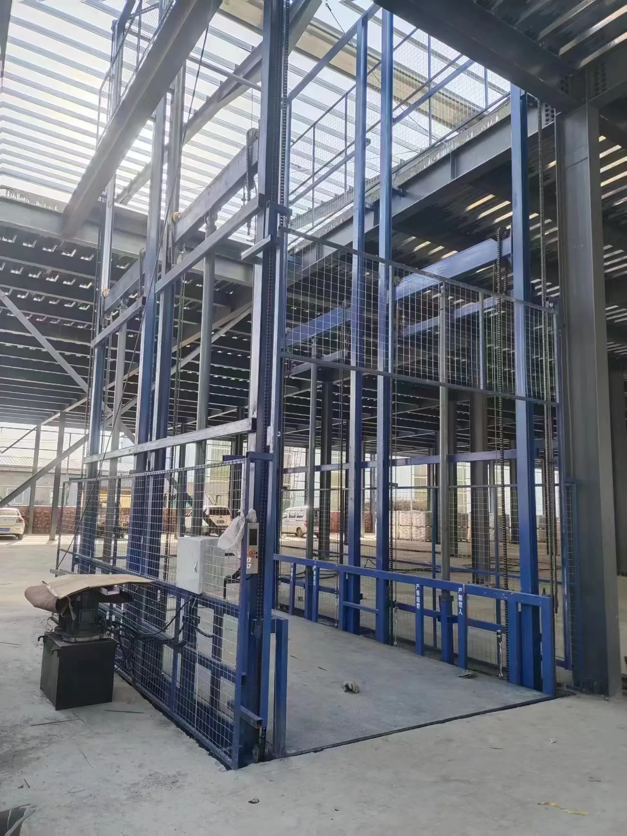 1-5tons Customized Hydraulic Warehouse Goods Vertical Freight Elevator Cargo Lift