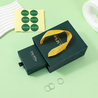 Kit de présentation de bijoux Becan Boutique avec collier, bague, étui de présentation, sac en papier de marque et autocollants de scellage pour fabricant