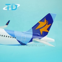 Avion en plastique à échelle 1/100, modèle d'avion en plastique, cadeau de coopération commerciale