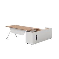 Table de bureau exécutive moderne et élégante : Système de rangement intégré et dissimulé, idéal pour les zones de travail de direction en usine
