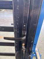 Porte vitrée à persiennes en aluminium à cadre de couleur noire à taille personnalisée Porte extérieure à persiennes en aluminium réglable pour la maison