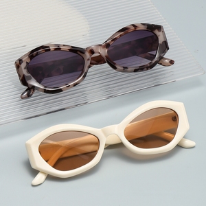 Gafas de Sol de Moda para Mujer, Diseño Vintage, Irregulares, con Protección UV400 - Product Image 3