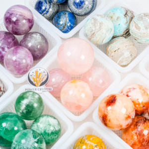 विभिन्न सामग्री हाथ से नक्काशीदार पॉलिश प्राकृतिक क्रिस्टल क्षेत्र एथास्ट लैब्राडोराइट उपचार पत्थर थोक - Product Image 2