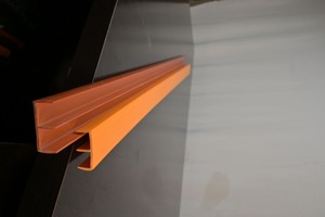 Perfil de PVC en Forma de E Resistente a Químicos y a la Corrosión para Enmarcado de Paneles y Protección de Bordes - Product Image 4