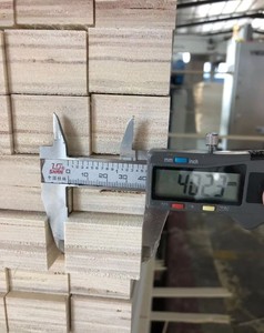 Tailles personnalisées disponibles planche LVL imperméable contreplaqué de <span class=keywords><strong>bois</strong></span> de <span class=keywords><strong>pin</strong></span> pour <span class=keywords><strong>plancher</strong></span> de lattes de lit de construction - Product Image 4