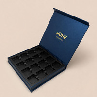 Boîte rigide écologique de luxe personnalisée en forme de livre avec fermeture magnétique et impression flexographique quadricolore pour les truffes au chocolat