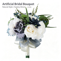 Bouquet de mariée rond élégant avec roses en soie bleu grisâtre et blanc mélangées pour la décoration de table à la maison, les fêtes nuptiales et les banquets