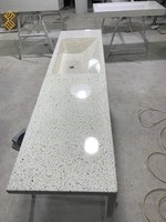 Dalles de terrazzo modernes sur mesure YUSHI, comptoirs en pierre composite inorganique écologique pour cuisines haut de gamme et revêtements muraux de villas