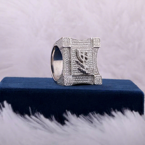 Bague Hip-Hop Religieuse Homme Éblouissante avec Diamants Moissanite Taille Brillant Haut de Gamme en Argent Sterling 925, Sur Mesure et Personnalisable - Product Image 1