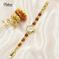 Rétro Vintage Montre pour Femme Seiko Mouvement Mère Perle Gravé Cas Retour Glacé Plein Cubique Zircone Milanais Bande Réglable