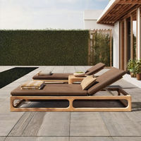 Chaise longue d'extérieur en teck haut de gamme pour piscine, hôtel, patio, lit de soleil en bois, transat de jardin, design moderne avec coussins