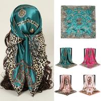 Foulard carré personnalisé à carreaux classiques pour femmes musulmanes, en polyester imitation soie, imprimé numériquement, séchage rapide, toutes occasions