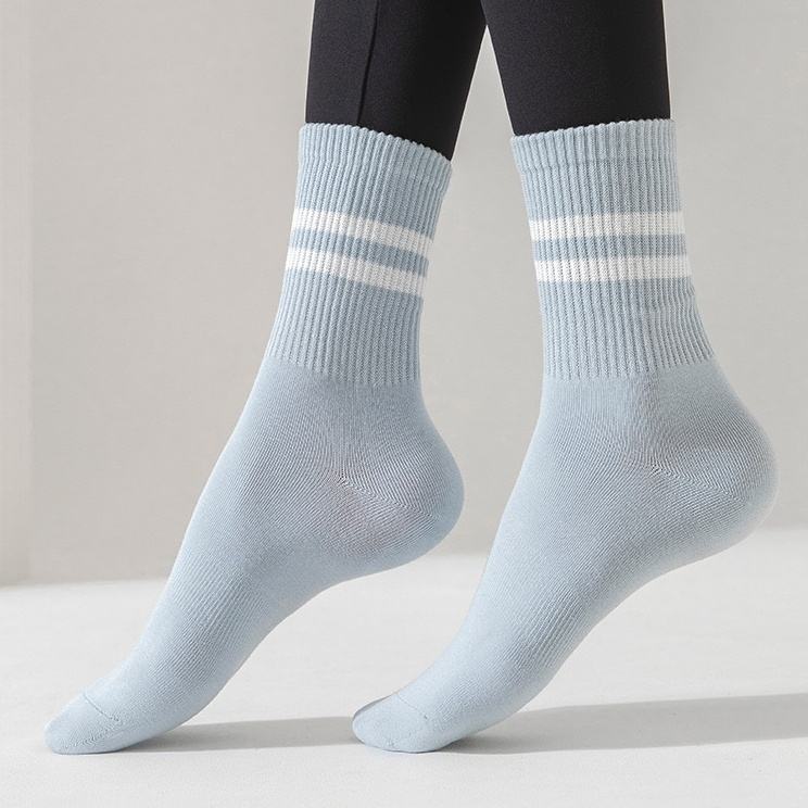 Yili Wholesale High Quality Cotton Socks Yoga Pilates Personalized Socks White Socks for Women Crew Mid High Length