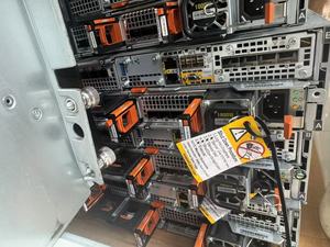 Dell EMC <span class=keywords><strong>Unity</strong></span> XT 480F,ハイブリッドフラッシュストレージネットワーク - Product Image 6