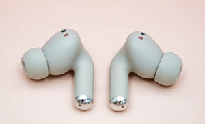 Motorola Moto Buds+ Wireless BT 5.3 Earphones In-ear Tuning AI <strong>Dynamic</strong> Active <strong>Noise</strong> <strong>Reduction</strong> IP54 Waterproof Headset - Product Image 4