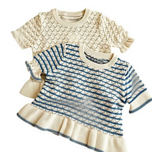 T-shirt Estiva 2026 Nuova Collezione Bambina in Cotone Lavorato a Maglia Stile Francese Retrò con Motivo a Griglia Intagliato, Leggera e Traspirante con Volant - Product Image 1