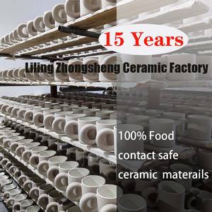 Boccale personalizzato con Logo all'ingrosso tazza personalizzata con manico a luna grande in ceramica grazioso regalo da caffè e tazza di birra - Product Image 6