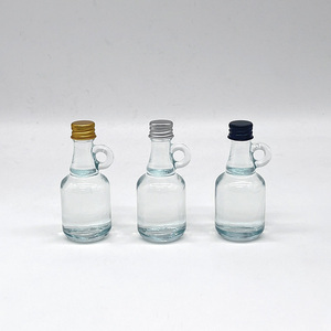 Vente en gros 4cl <span class=keywords><strong>25cl</strong></span> vide mini <span class=keywords><strong>verre</strong></span> gallon cruche style bouteille de vin avec couvercle à vis pour distillerie sauce à l'huile d'olive - Product Image 3