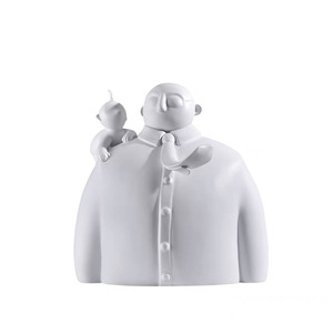 รูปปั้นเรซิ่นสีขาวด้าน รูปพ่อและลูก สำหรับตกแต่งโต๊ะบ้าน - Product Image 1