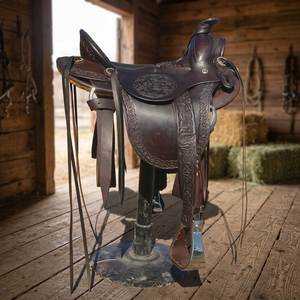 Silla de montar BS International de cuero genuino con grabado personalizado para carreras de caballos, con estructura de plástico resistente al agua, de alta calidad. - Product Image 1